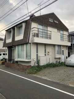 八王子市H様邸で外壁石調吹き付け・屋根アスファルトシングル施工